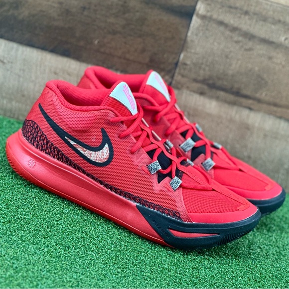 Nike Kyrie Flytrap 6 University Red & Black - Size 9.5 Men’s (DM1125-600) - Picture 1 of 9